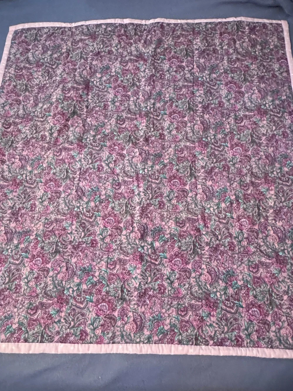 🩵 Vintage-Inspired Pink and White Baby Quilt - Soft Nursery Throw